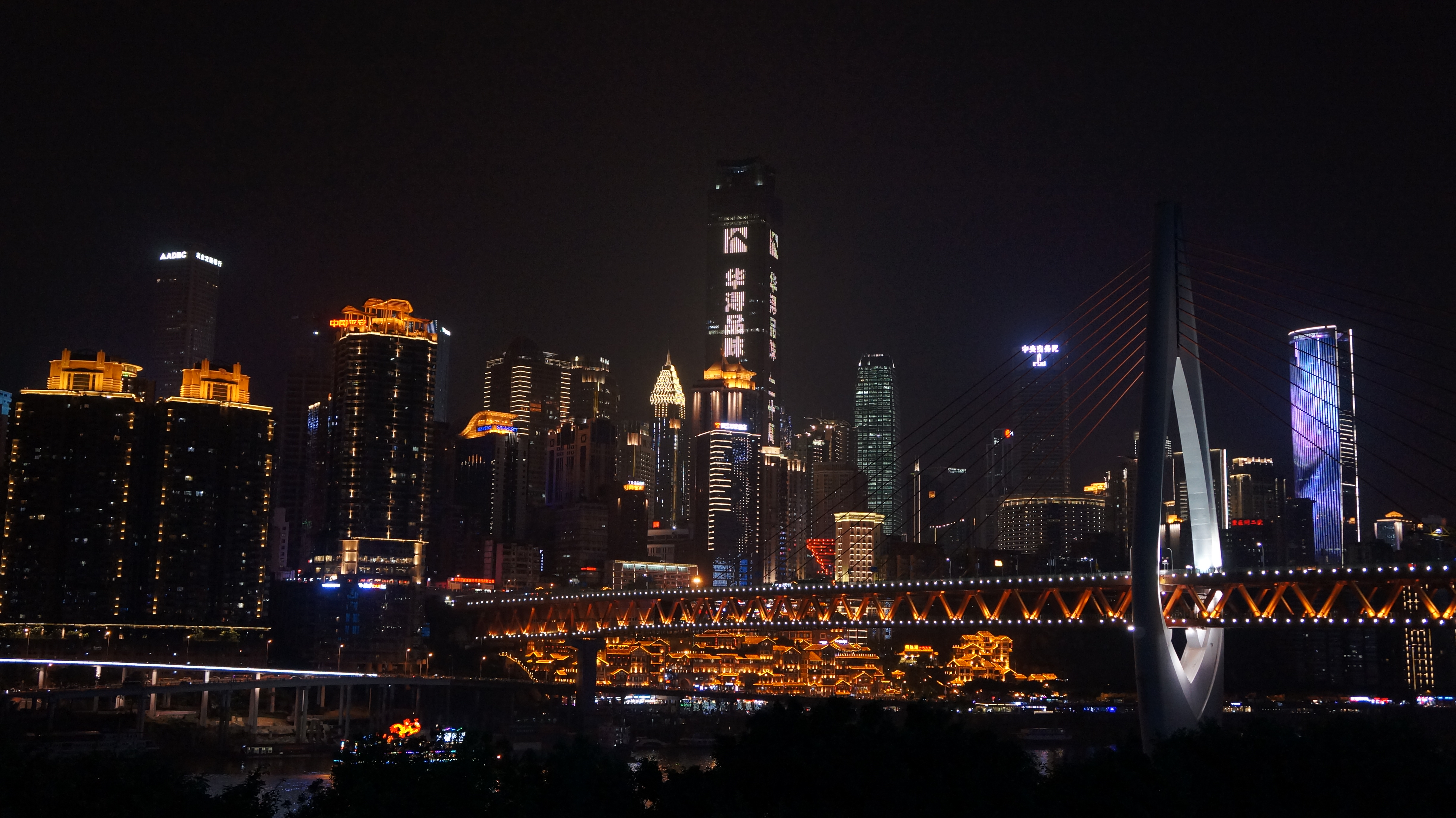 Vaade üle Yangtze jõe linna äripiirkonnale